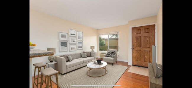 Building Photo - 1825 Bayview Heights Dr