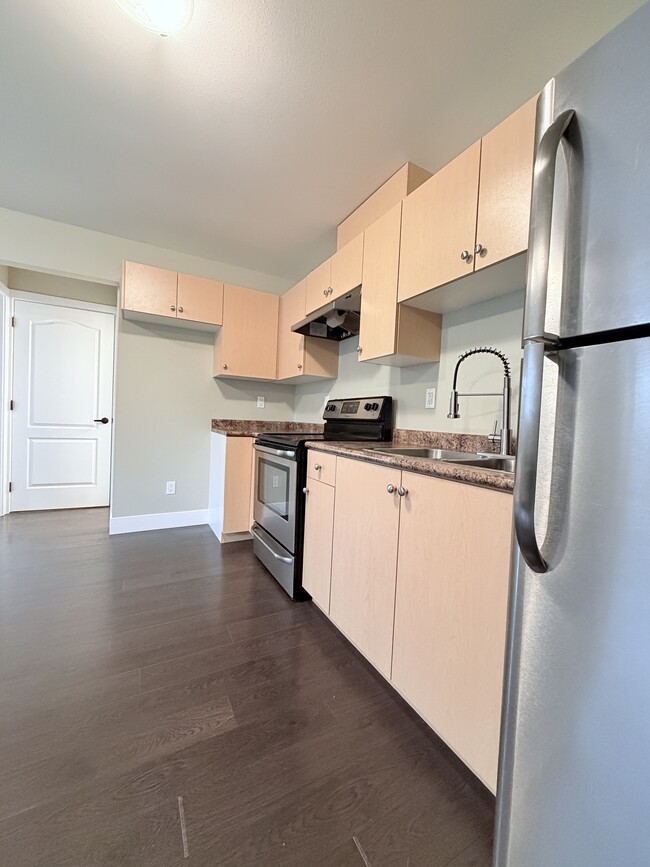 Photo du bâtiment - 14948-14960 60 Ave