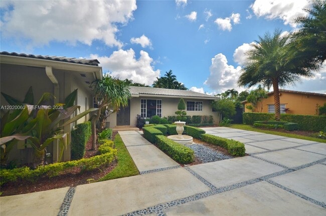 Foto del edificio - 14001 Cypress Ct