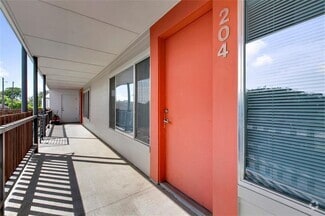 Building Photo - 2200 Dickson Dr