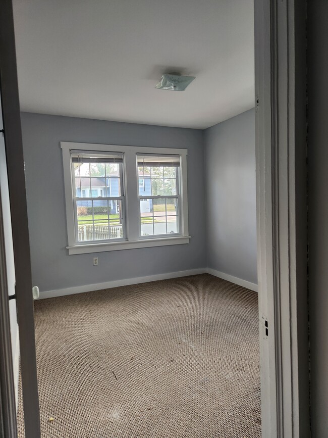 Building Photo - 910 Wall Rd