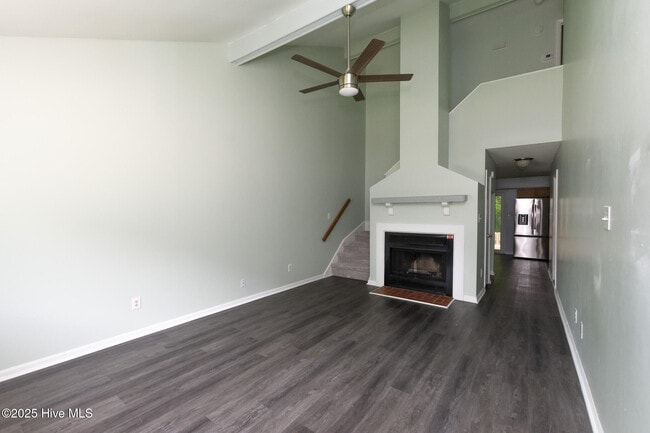 Building Photo - 117 Brenda Dr