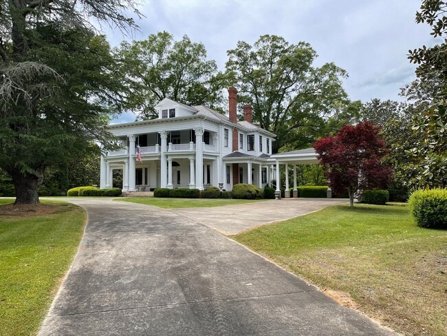 Building Photo - Stately Mansion on 17 Acres with Enormous Magnolia Trees