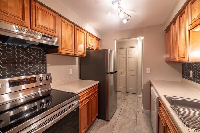 Foto del edificio - 705 Idlewood Blvd N