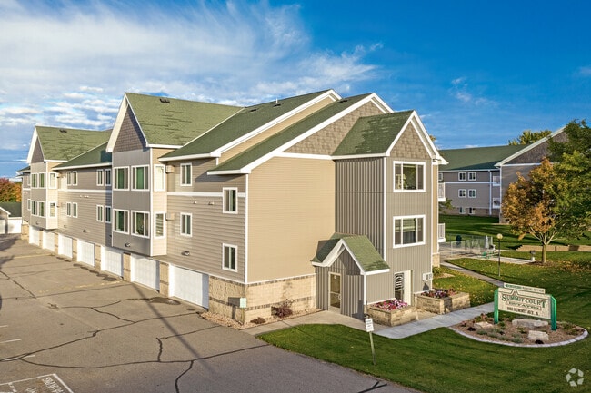 Building Photo - Summit Court Estates