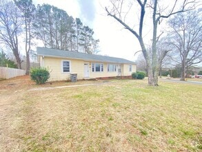 Building Photo - 1379 Rainbow Dr