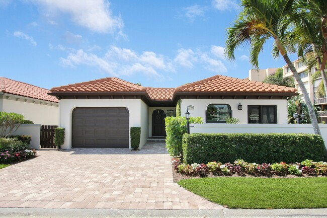 One Car Garage - 1470 Via Miguel