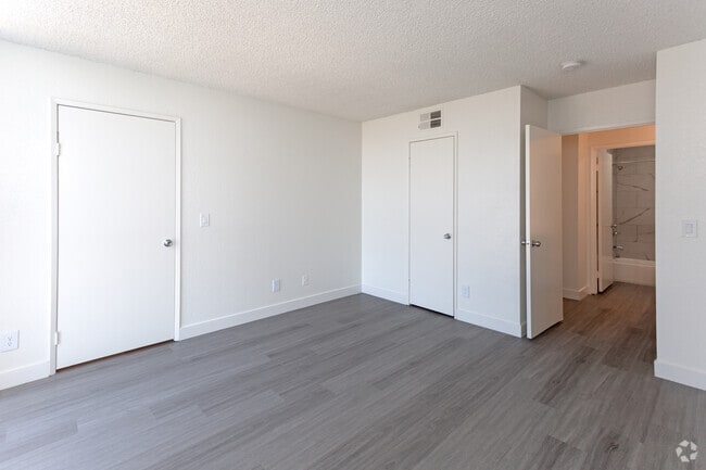 1HAB, 1BA - Habitación - Marathon Apartments