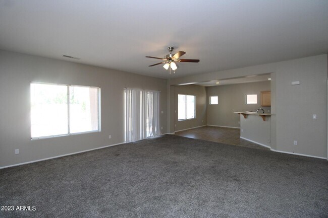 Building Photo - 43994 Cypress Ln