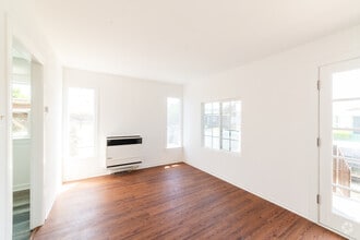 Building Photo - 2325 W 36th St