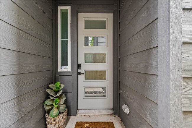 Foto del edificio - 1406 Mansfield St