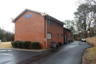 Building Photo - 2400 Beverly Hills Dr