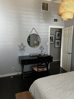 Dormitorio - 7439 Ostrom Ave