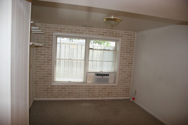 Foto del edificio - 121 W Stadium Ave