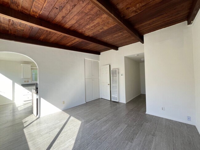 Building Photo - 1424 Ocean Avenue