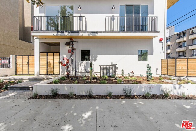 Foto del edificio - 11241 Morrison St