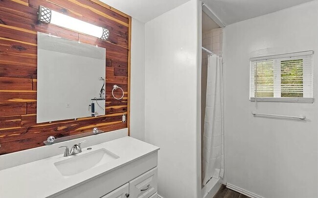 Foto del edificio - 358 W Quanah Rd
