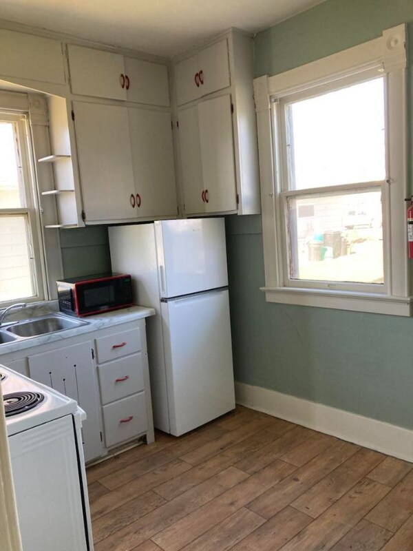 Building Photo - 805 4th St SW