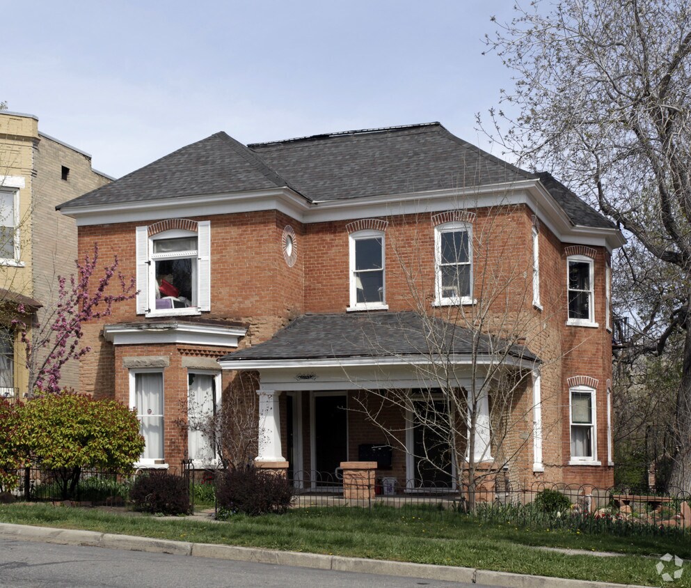 Primary Photo - 132 B St
