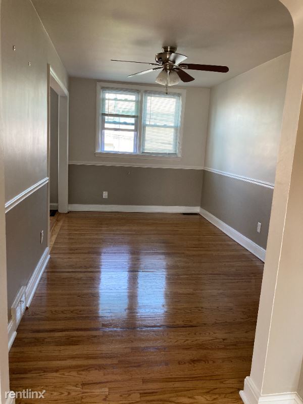 Building Photo - 3 br, 1.5 bath Townhome - 1016 Poplar Ave