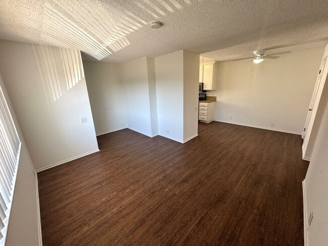 Foto del edificio - Penthouse Living in Ventura Keys – Harbor Village Condo