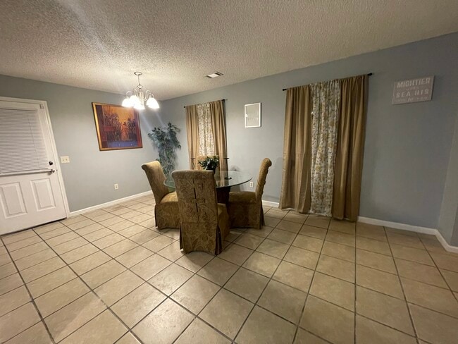 Building Photo - 1011 Barley Dr