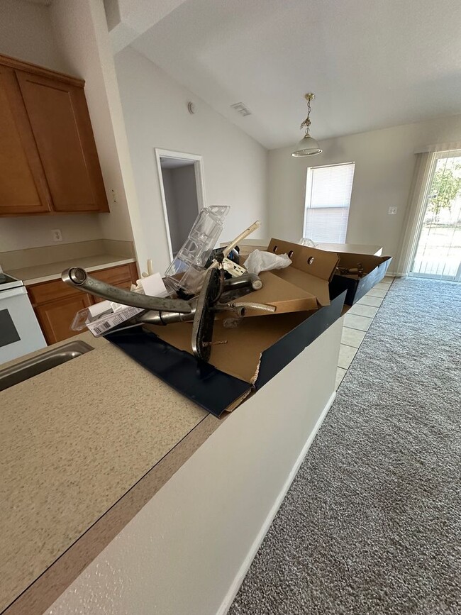 Building Photo - Marion Oaks Unit 10 4 Bedrooms 2 Baths