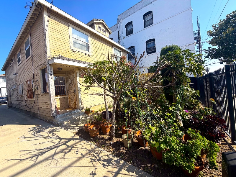 Photo - 1503 W Adams Blvd (Los Angeles, CA)