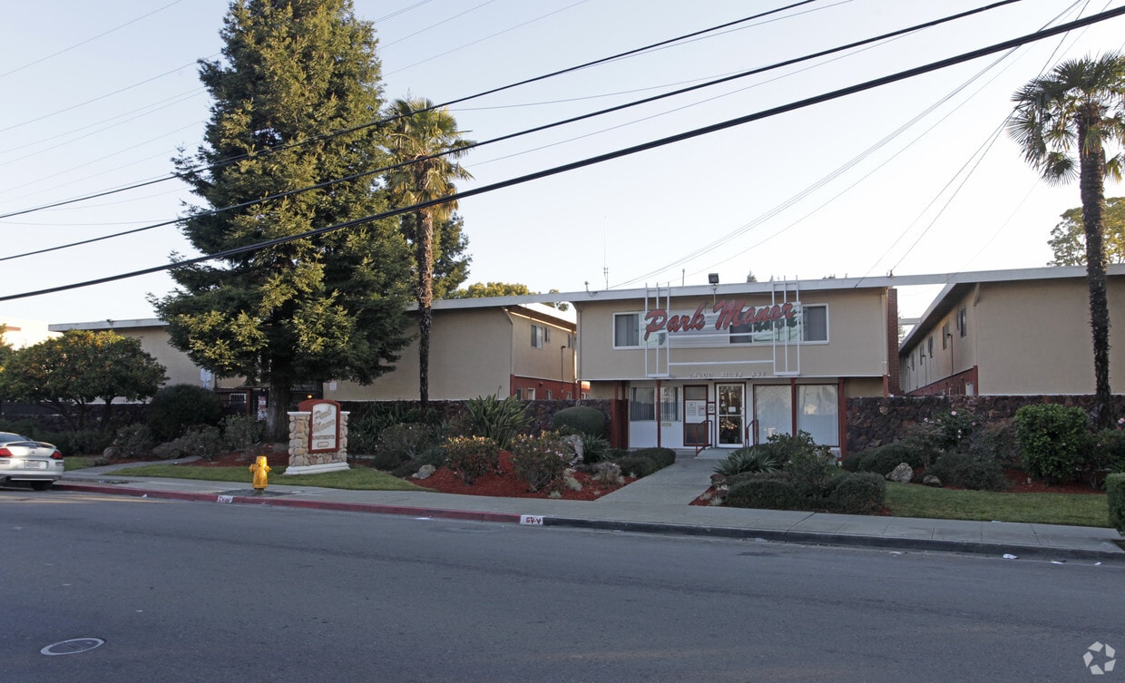 Primary Photo - Park Manor