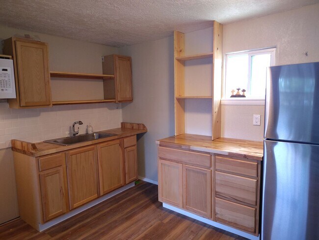 Foto del edificio - Available for Immediate Move - 1 Bed 1 Bath - Utilities included OPEN HOUSE 05/02/26 12-2