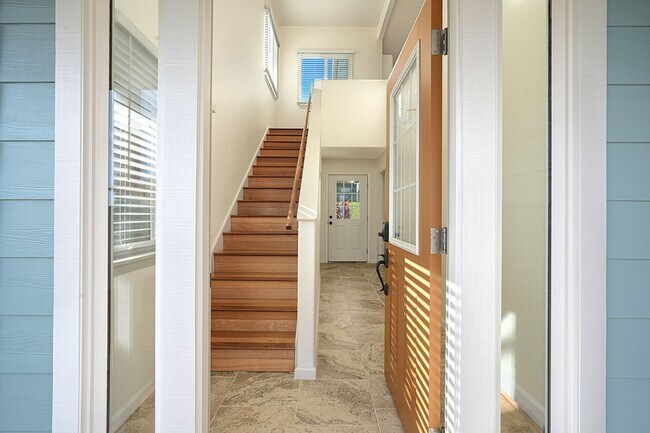 Foto del edificio - Beautiful 4 Bedroom, 4 Bathroom Home in th...