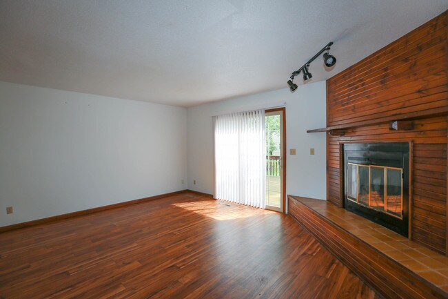 Foto del edificio - 439 Foxfire Dr