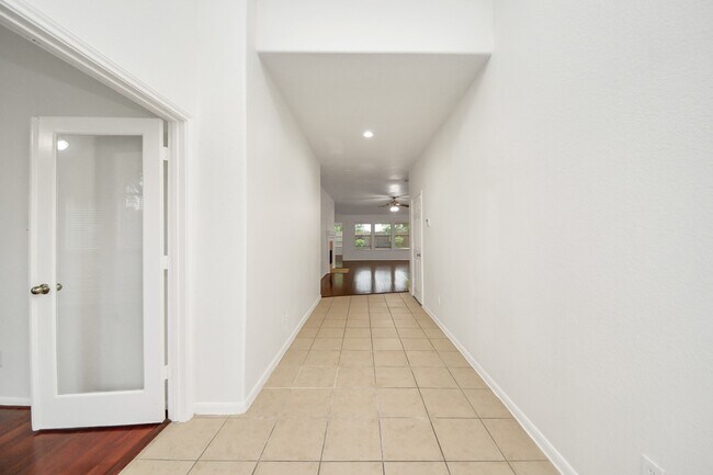 Foto del edificio - 2412 Appian Way
