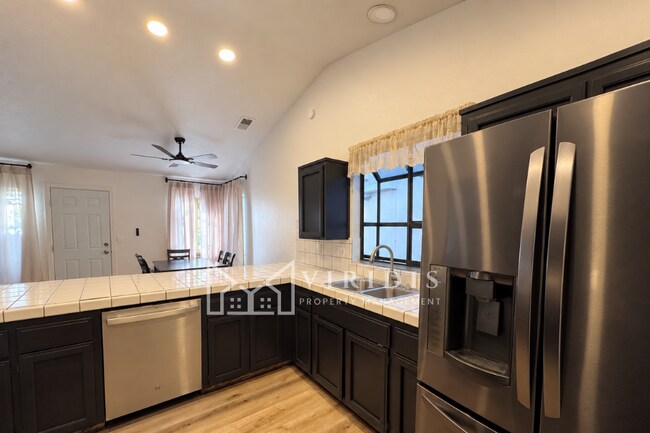 Building Photo - 4001 Ivywood Ct