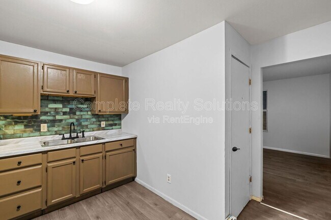 Foto del edificio - 4320 Rickey Dr