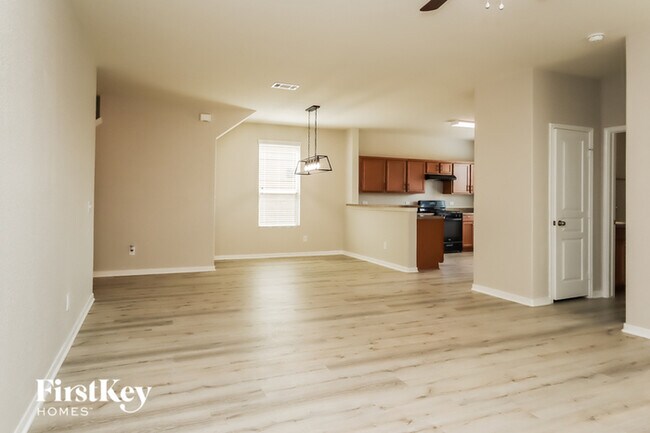 Foto del edificio - 2526 Skyview Silver Dr