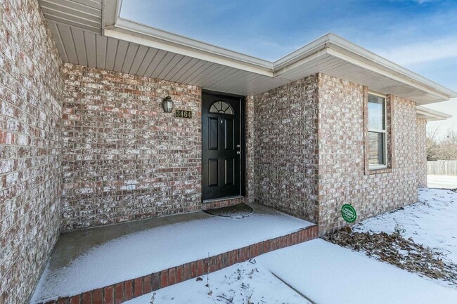 Building Photo - Updated 3-Bed, 2-Bath All-Brick Home for R...