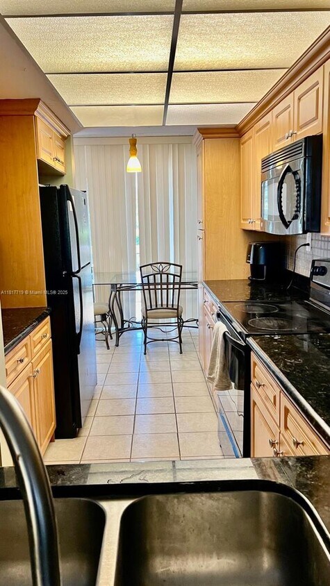Foto principal - 8711 SW 30th St