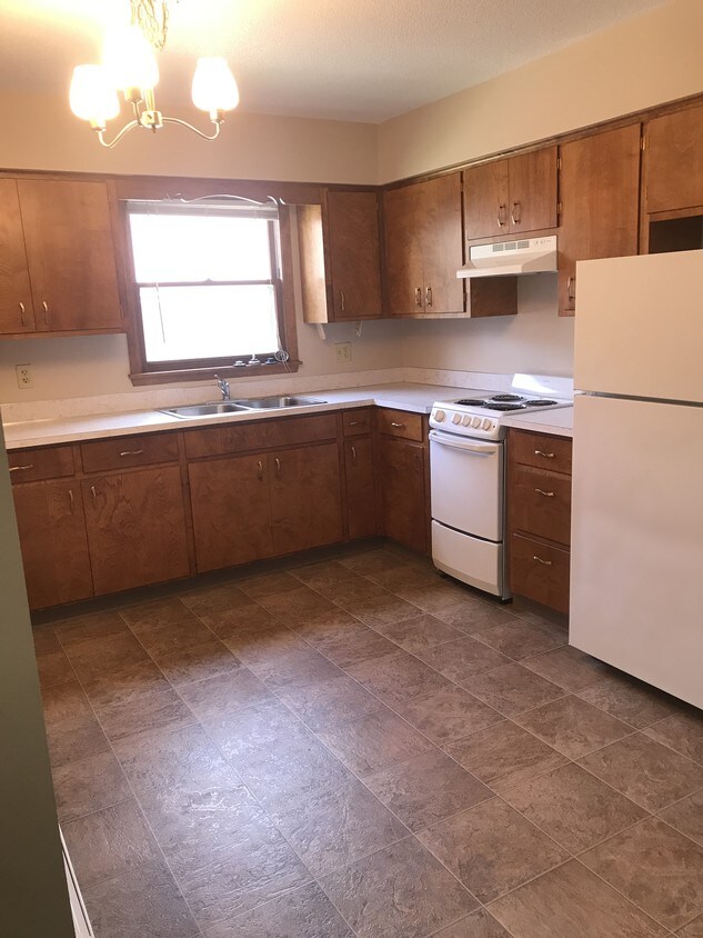 Foto principal - 1027 10th St N