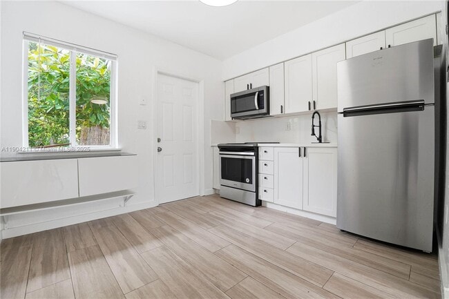 Foto del edificio - 60 NW 42nd St