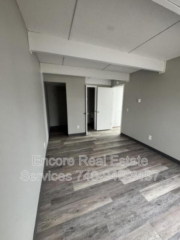 Foto del edificio - 573 Brookside Ct