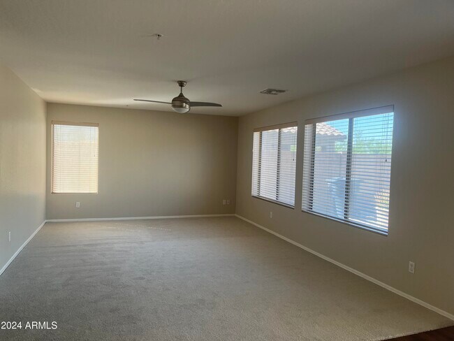 Foto del edificio - 14862 N 103rd St