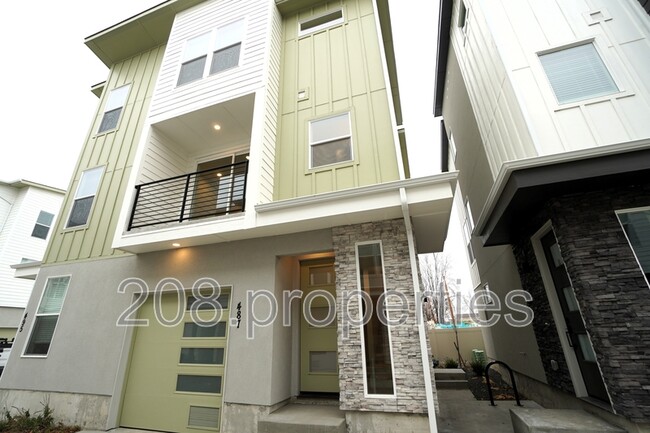 Building Photo - 487 E Violets Cv Ln