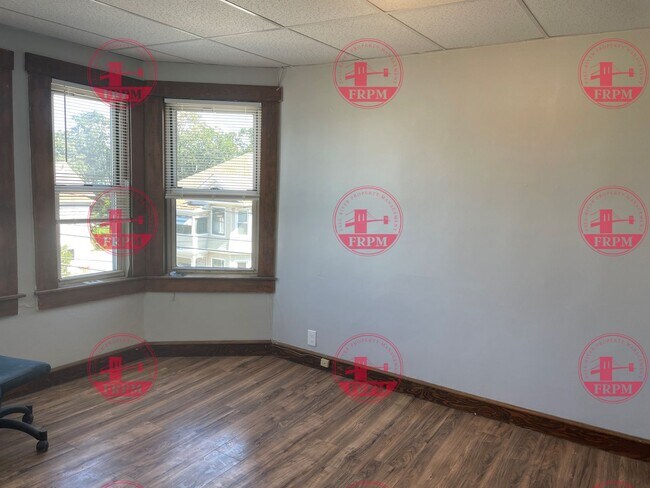 Building Photo - 835-837 Stafford Rd