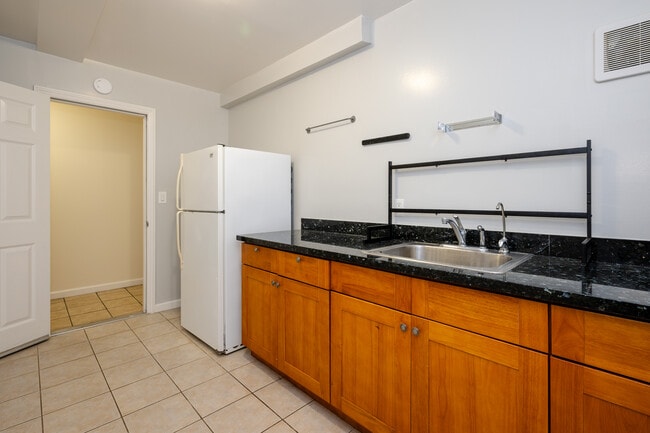 Building Photo - 481 Monterey Blvd