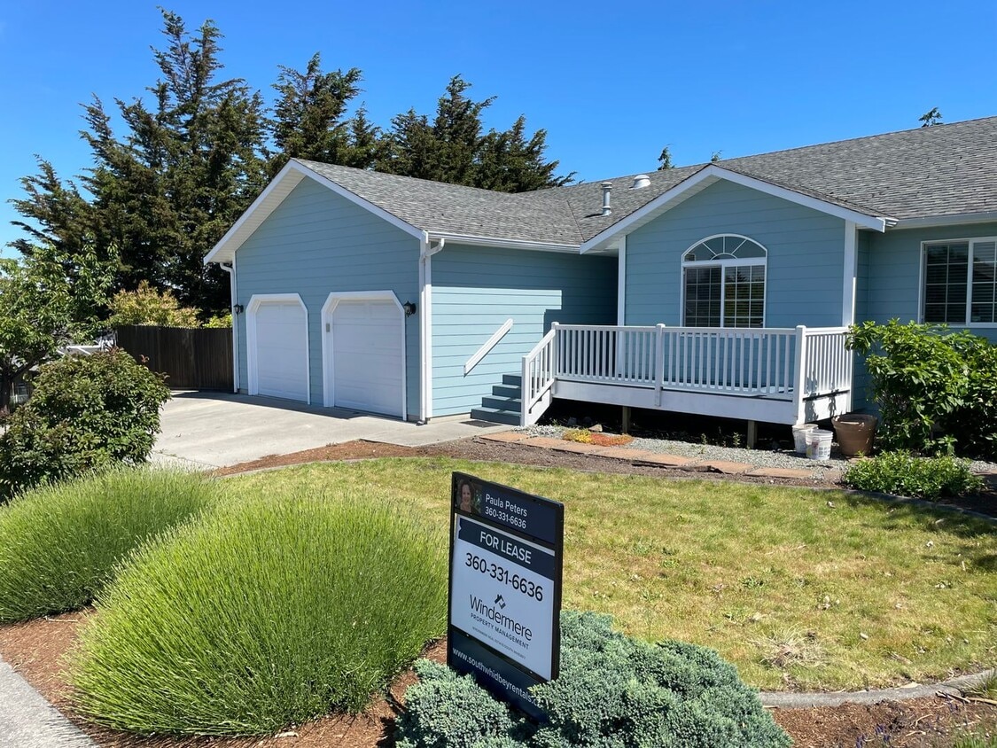 Primary Photo - Lovely Single Level Home in Oak Harbor and...