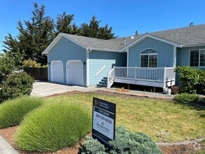 Building Photo - 2240 SW 16th Ave