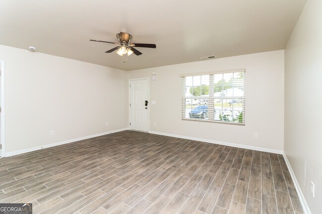 Foto del edificio - 404 Scenic View Ct