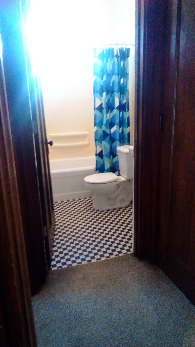 Baño - 27 State N St