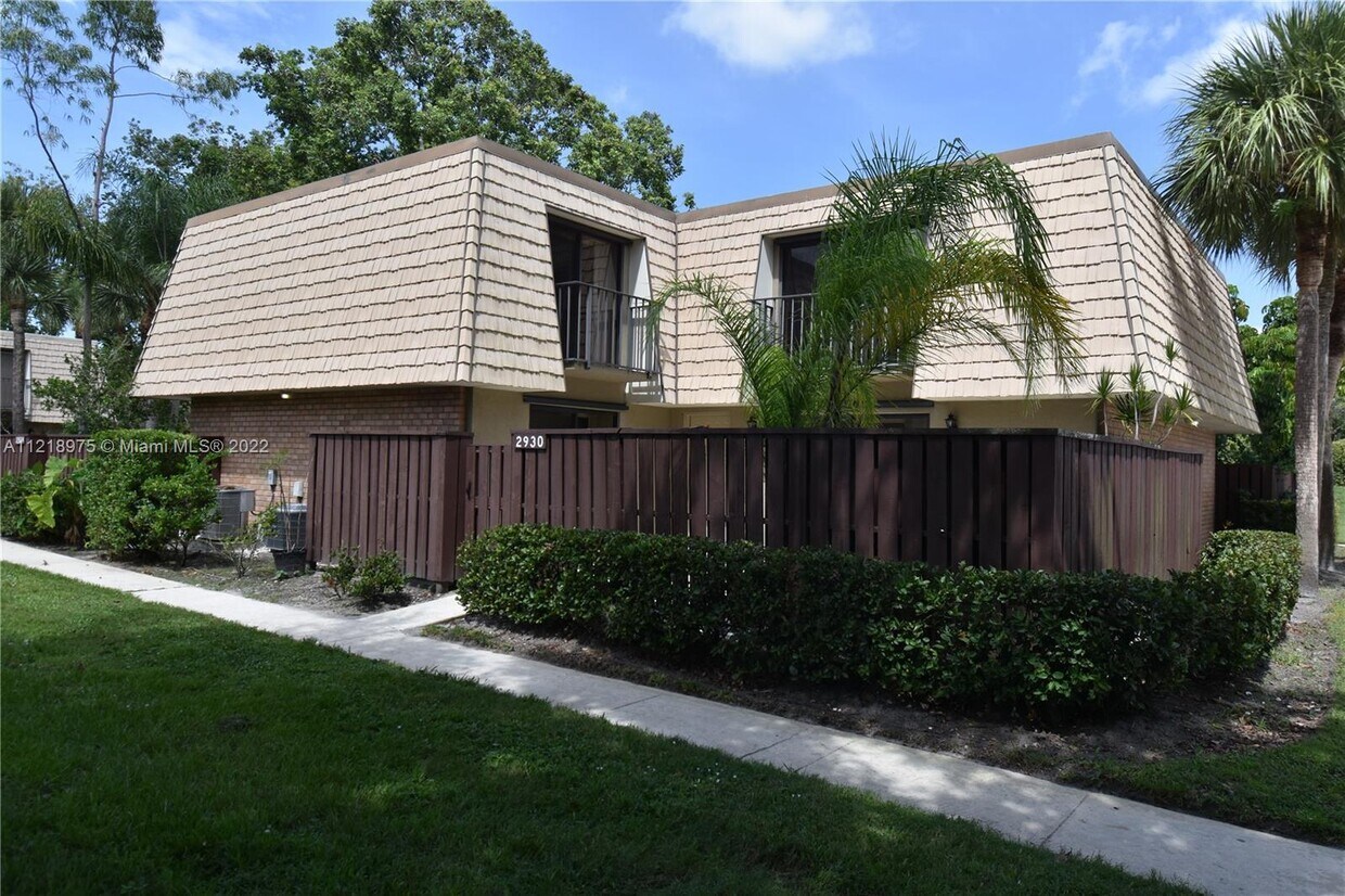 2930 SW Sunset Trace Cir, Palm City, FL 34990 Townhome Rentals in